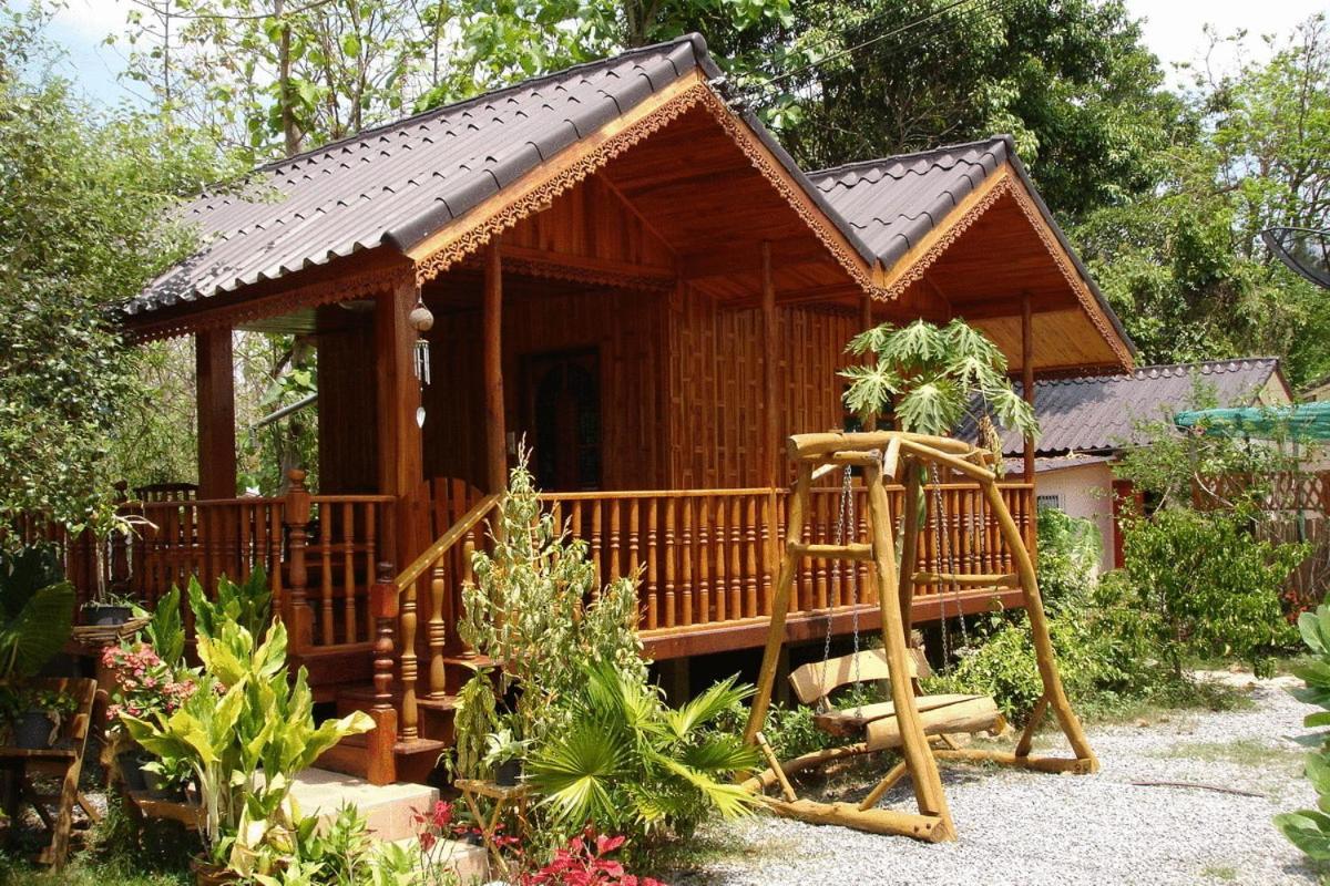 Home Stay Stc Bed And Breakfast Udon Thani Dış mekan fotoğraf