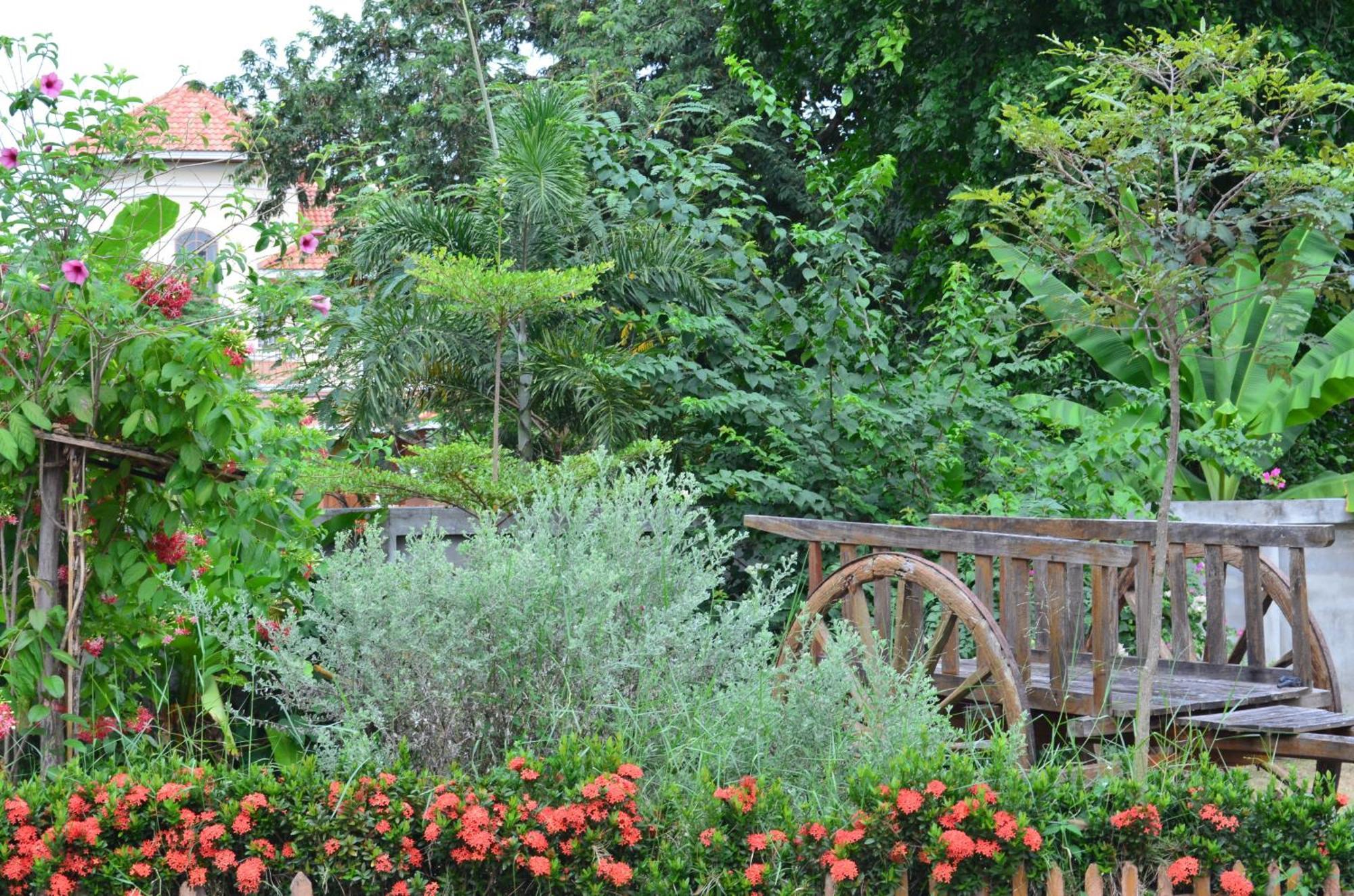 Home Stay Stc Bed And Breakfast Udon Thani Dış mekan fotoğraf