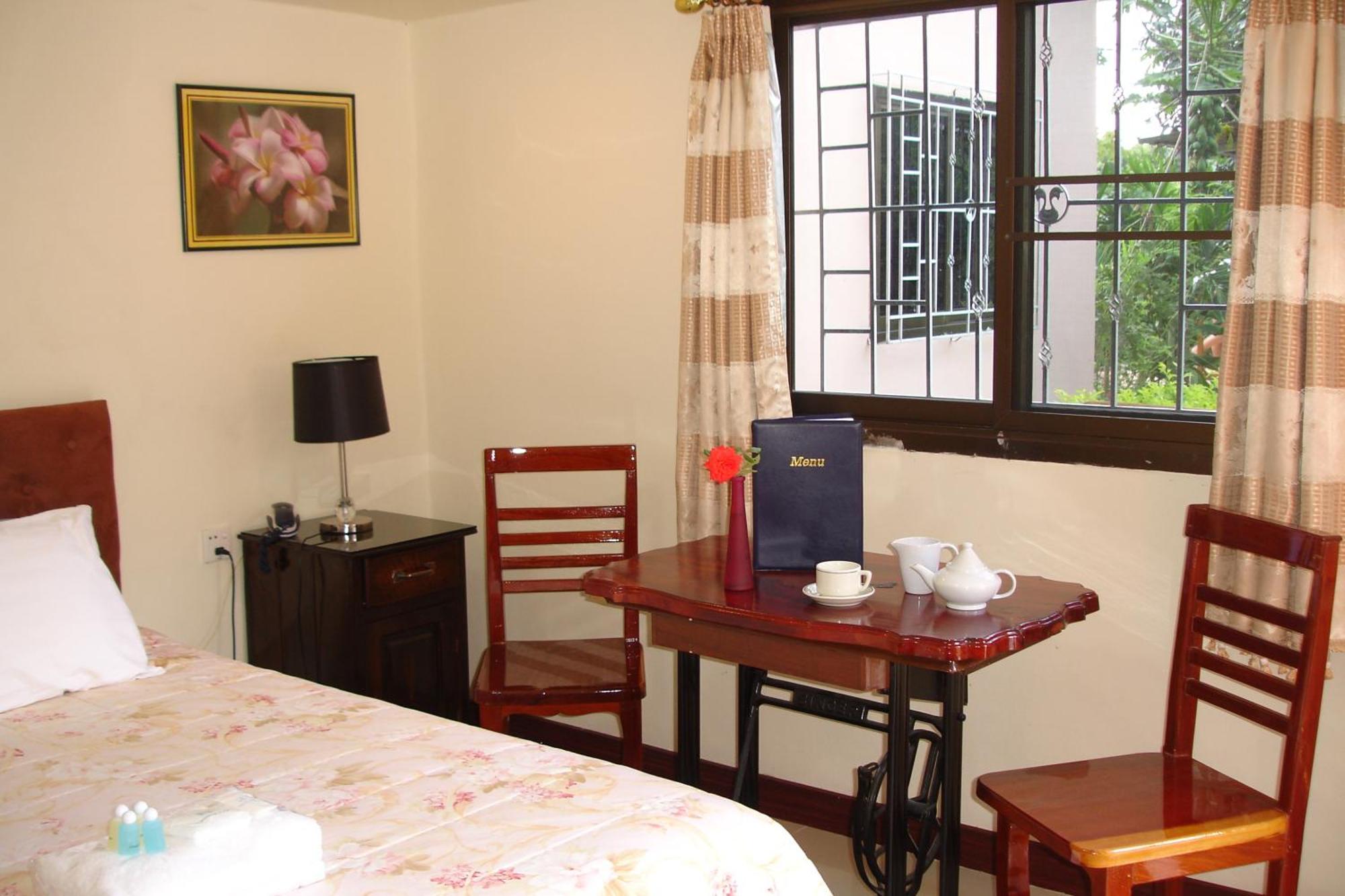 Home Stay Stc Bed And Breakfast Udon Thani Dış mekan fotoğraf